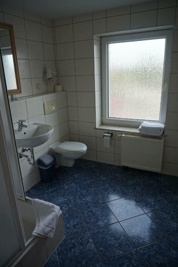 Hotel Am Bahnhof ヴァーレン エクステリア 写真